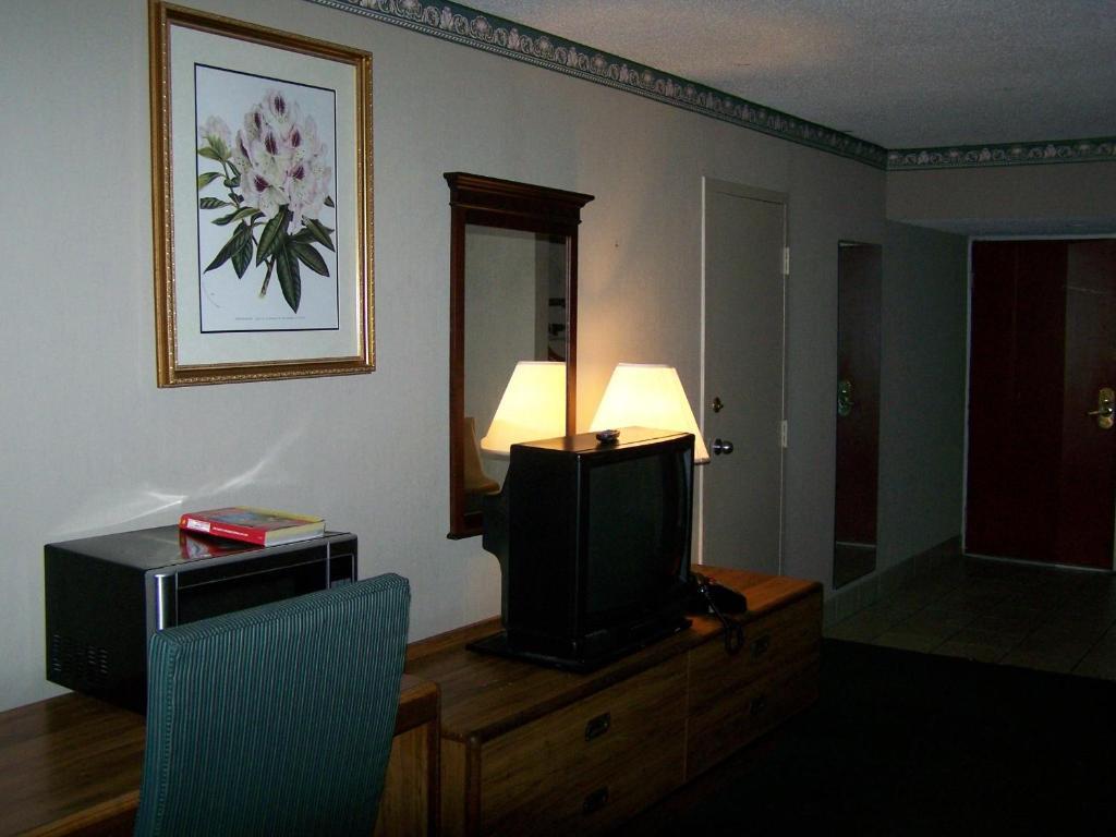 Seasons Inn And Suites Fort Smith Pokój zdjęcie