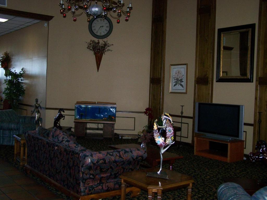 Seasons Inn And Suites Fort Smith Zewnętrze zdjęcie