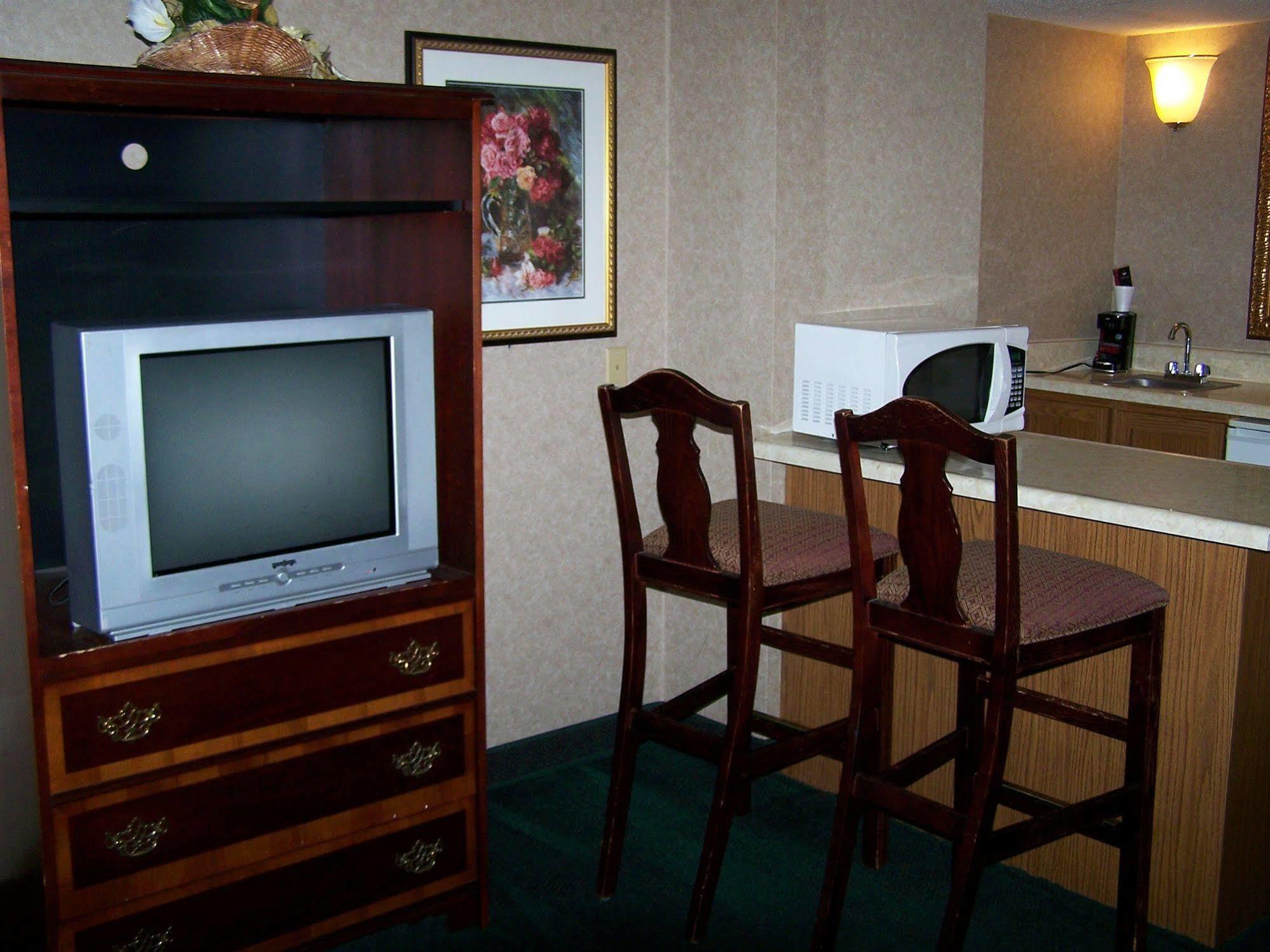 Seasons Inn And Suites Fort Smith Zewnętrze zdjęcie