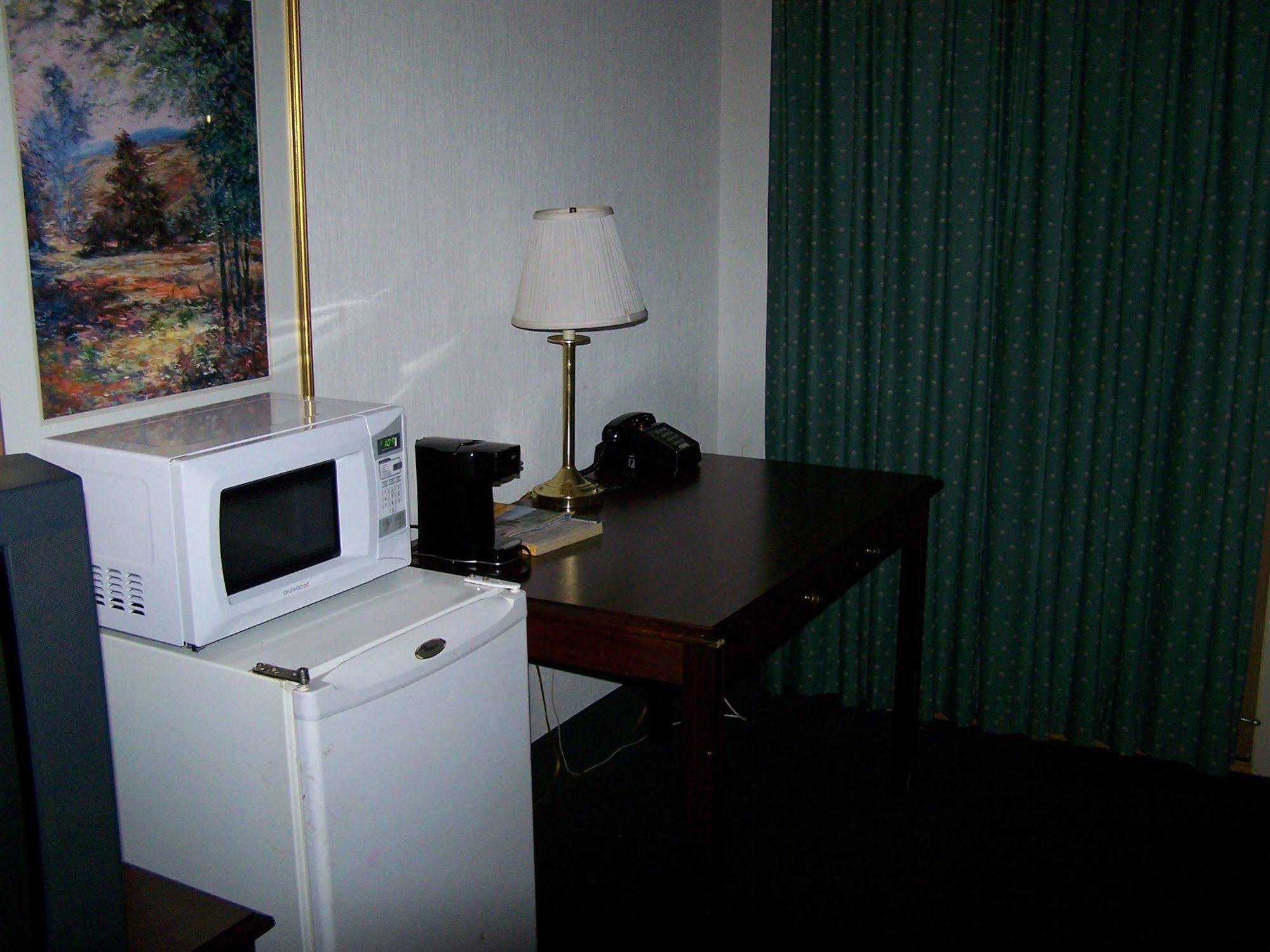 Seasons Inn And Suites Fort Smith Zewnętrze zdjęcie