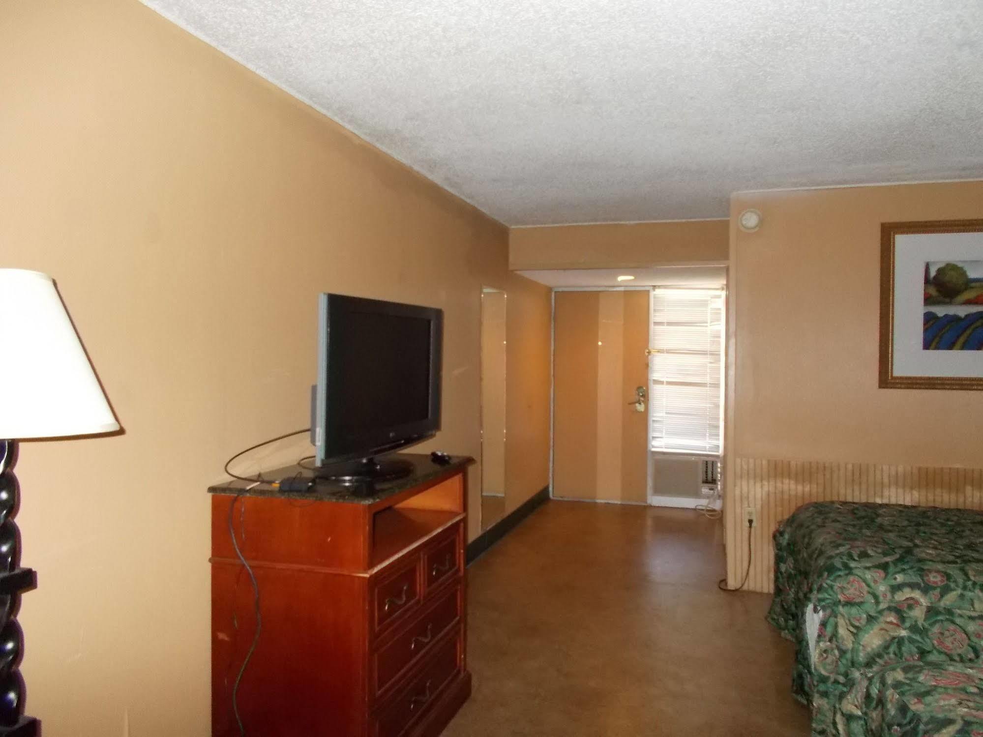 Seasons Inn And Suites Fort Smith Zewnętrze zdjęcie