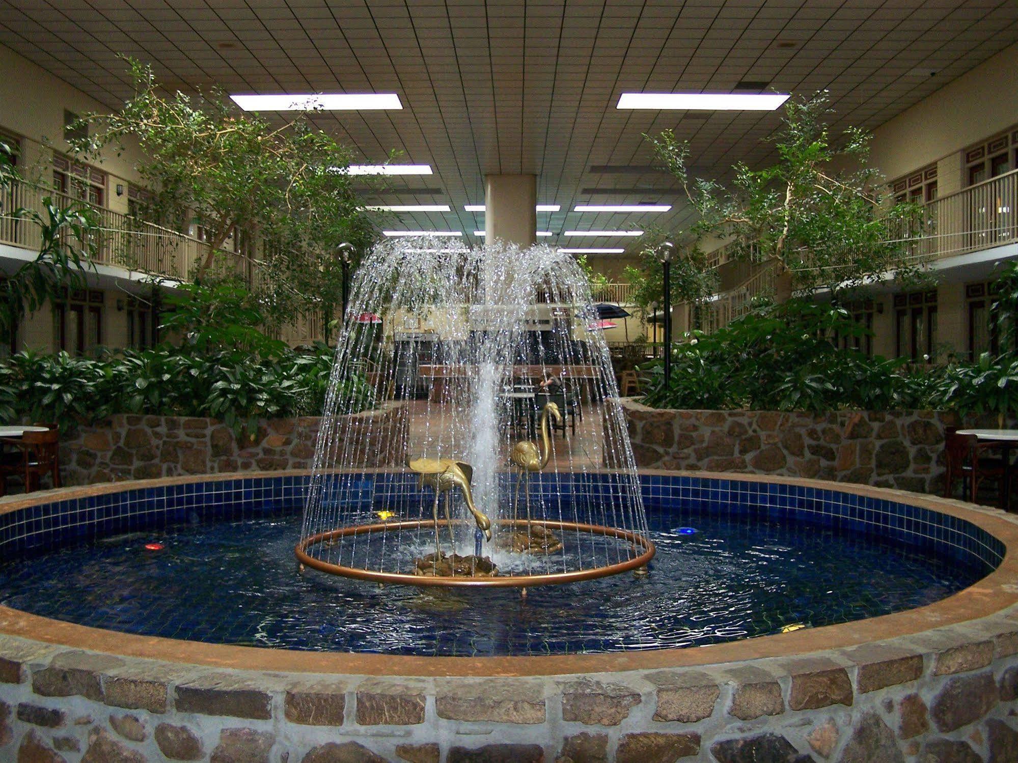 Seasons Inn And Suites Fort Smith Zewnętrze zdjęcie